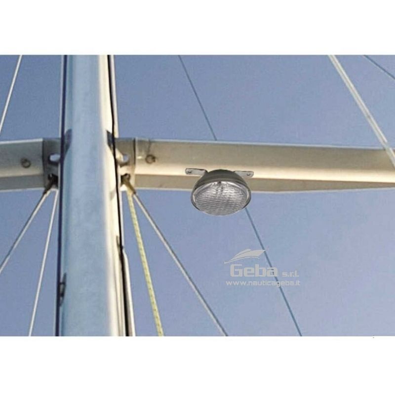 Faro da crocetta in Acciaio Inox con attacco fisso.
Bulbo ø 110 mm.
Faro da crocetta in Acciaio Inox: Specifiche
Cod.
V
GE 2121200
12
Tutti i fari di profondità per la tua barca e le luci subacque per rendere piacevole la vita a bordo. Faro da crocetta in Acciaio Inox 12V per imbarcazioni nautiche BARCA