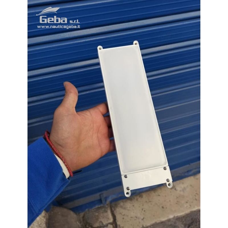 Luci Led barca piccola multicolor, disponibile online nella colorazione Bianco Freddo/ Blu.
La plafoniera Alba New è una bellissima plafoniera a LED per barca ed è costruita con una robusta struttura in PVC bianco e da Plexiglass opaco.
I materiali con cui è composta la rendono lineare, semplice ed elegante, all'interno è montata una scheda elettronica di nostra costruzione che oltre a permettere di essere alimentata da 10 a 30 VDC evita il fastidioso e brutto effetto a strice luminose. Infatti espande in maniera uniforme la luce su tutto il vetro che è costruito con materiali speciali per la ottima diffusione della luminosità.
E’ stata progettata per essere installata in qualsiasi ambiente dell’imbarcazione, sia in sala macchina che nelle ghiacciaie dei pescherecci, ma anche per interno ed esterno. Infatti queste luci a LED sono costrutite con il più alto gradi di protezione all'acqua ed alla salsedine essendo completamente stagne IP65. La plafoniera a LED 12 / 24 Volts per barca ALBA può essere personalizzata a Vostra richiesta. Puoi richiedere l'ingresso del cavo laterale o posteriore, oppure puoi realizzare tu il foro d'ingresso. Le luci a LED per barca ALBA hanno una cassettina per i collegamenti che permettono di adattare gli ingressi ovunque tu voglia.
Tutti i materiali sono in ABS e le viti sono in Acciaio inox 316 per permettere una lunghissima durata alla plafoniera a led per barca.
Plafoniera Led 12 e 24 Volt caratteristiche:
potenza 15W LED
alimentazione 12/24 Volts
peso 200 grammi
plafoniere stagne IP65
lunghezza 30 cm, larghezza 9 cm, altezza 2,5 cm
lunghissima durata
Cosa previene la plafoniera a led per barca:
Pervenire l’ingresso di umidità e acqua
Preservare i circuiti elettrici
Conserva la rigidità del prodotto
Delimita le aree di fissaggio della plafoniera
Lunga durata
Bassissimo consumo e altissima luminosità a bordo.
Le temperature d’esercizio vanno da un minimo di – 15° C a un massimo di + 65° C, così robusta permette l’installazione in locali come ghiacciaia e sala macchine.
Il suo grado di protezione IP55, permette l’installazione anche all’esterno, sotto getti di acqua salmastra o dolce.
La colorazione dei suoi led, amplificano la luminescenza sostituendo così la classica plafoniera a Neon.
Installando ALBA NEW, si abbattono i costi legati alla manutenzione ordinaria e la sostituzione delle vecchie lampadine.
Codice GE ALBA15W
Tensione 12V DC 24V DC
Colore luce Bianco Freddo 15W
Dimensioni 30 x 9x 2,5 cm
Temperatura d’esercizio -15°C + 65°C
Grado di protezione IP65
Non troverai mai da nessun'altra parte queste LUCI LED BARCA perche sono un nostro progetto e le costruiamo noi!!!
L’illuminazione geba che ti offriamo è la reale dimostrazione di quanto sia facile unire l’utile al dilettevole, troverai tutti i prodotti progettati e costruiti da GEBA srl. .
NAUTICAGEBA.IT è una vera garanzia certificata per la sezione illuminazione a LED! alba new 2020 plafoniera piccola 15w 12v o 24v frotale