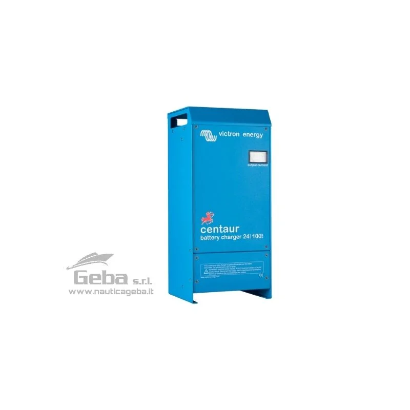 La gamma di caricabatterie Centaur integra la regolazione automatica dell’ingresso con intervallo di copertura 90-265VCC 50/60Hz, che ne rende possibile l’utilizzo in tutto il mondo.
Fondamentale, a differenza di altri prodotti che vantano ingresso universale, è la capacità dei modelli Centaur di mantenere la piena potenza di uscita per tutto l’intervallo specificato. Tra le altre caratteristiche rientra la funzione di carica trifase totalmente automatica, che garantisce ogni volta la completa ricarica delle batterie e tre uscite di carica isolate per configurazioni multibatteria che soddisfano le esigenze della maggior parte delle installazioni.
La gamma prevede modelli da 12V e 24V e da 16A fino a 100A.
Caratteristiche standard
Involucro in alluminio con trattamento epossidico, protezione dei circuiti con trattamento acrilico, sensori di temperatura interni, ventilazione forzata, protezione contro corto circuito e surriscaldamento, amperometro analogico, DIP Switch per la selezione del tipo di batterie ( Acido – Gel – AGM), certificazione CE per l’Europa e UL per gli Stati Uniti. Temperatura di esercizio: -20 + 60° C.
(1) 100% corrente di carica alla temperatura di 40°C, 80% alla temperatura di 50°C, 60% alla temperatura di 60°C. Caricabatterie Victron serie Centaur controllo analogico